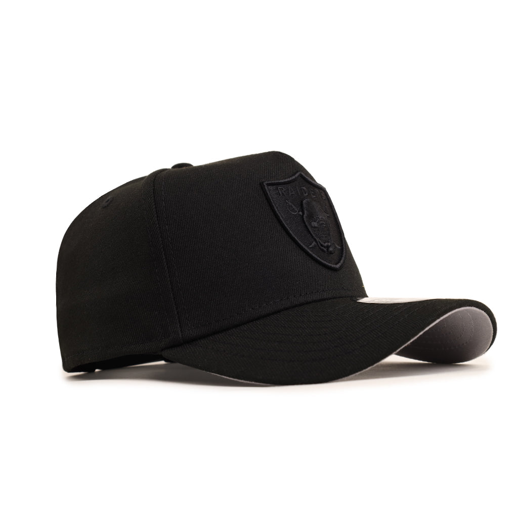 Las Vegas Raiders Black On Black 9Forty A-Frame Snapback – CROWN