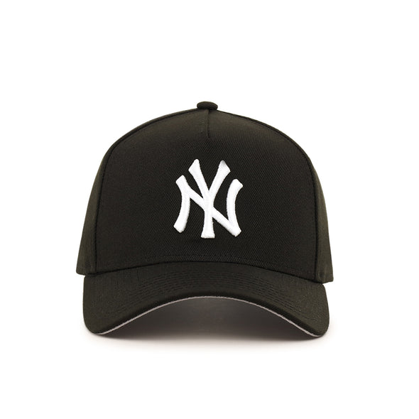 New York Yankees Black On White 9Forty A-Frame Snapback