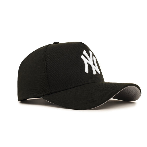 New York Yankees Black On White 9Forty A-Frame Snapback