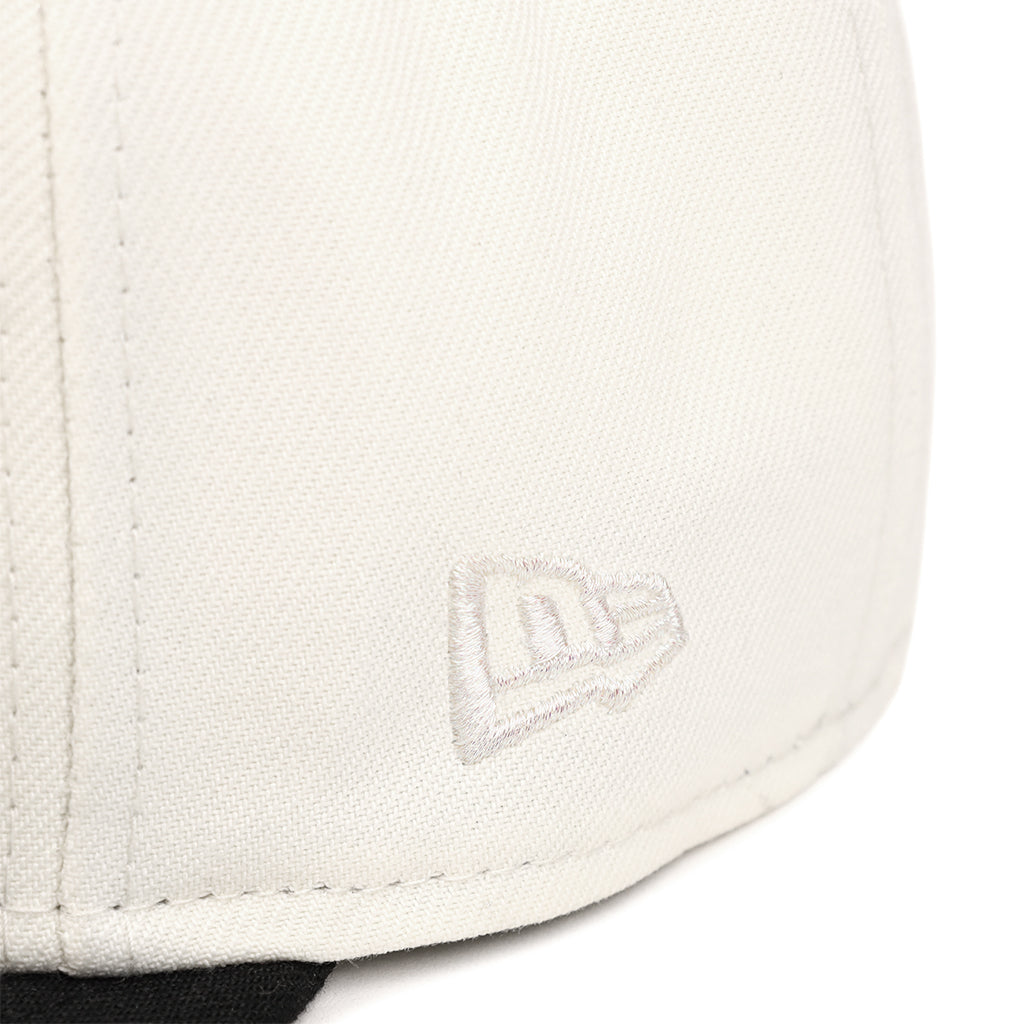 Los Angeles Kings Chrome Black 2 Tone Staples Center SP NHL 59Fifty Fitted
